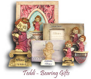 TerraCuddle Teddi - Bearing Gifts